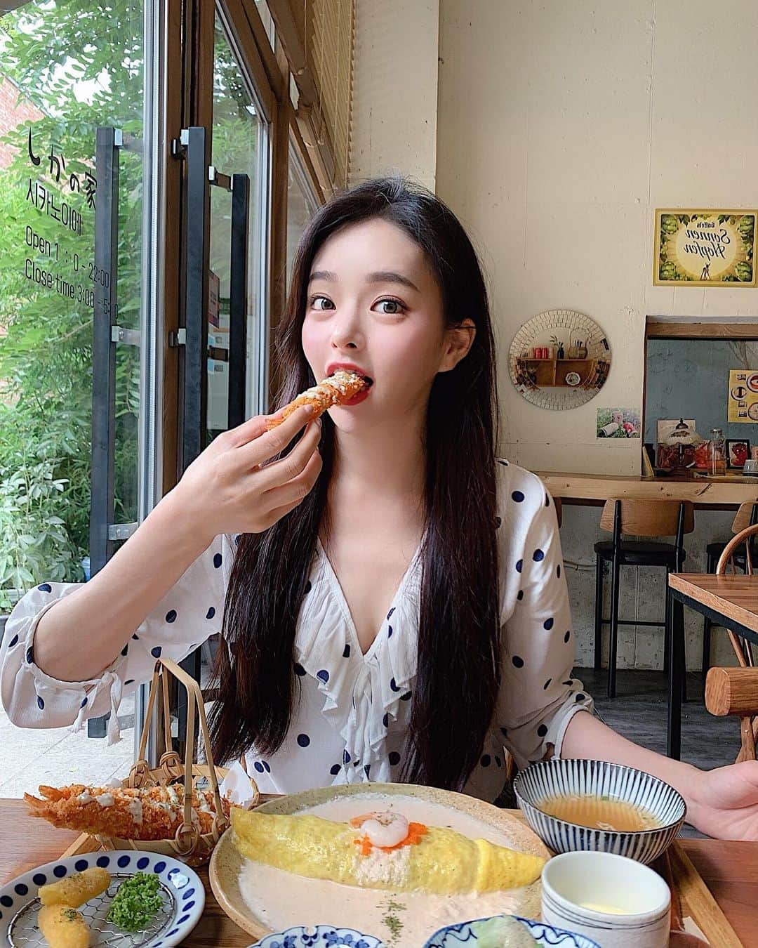 ダユンさんのインスタグラム写真 - (ダユンInstagram)「제가 징짜 거짓말 허언 1도 없이 엄청난 숨겨진 맛집을 찾았어요... 그냥 할말하않 수준의 엄청난 집이요.. 명란크림오므라이스 그냥 미쳤어요 아주.. 엄청난 맛입니다 나머지 튀김부터 소고기 스끼야끼까지 .. 꼭 가세요 천번 가세요 !!!! 근데 이미 유명한 맛집인가? 🤔🤔 . . #시카노이에 #광화문맛집  #종로맛집 #서촌맛집 #서촌 #경복궁맛집 #삼청동맛집」7月23日 18時43分 - 2__yun__2