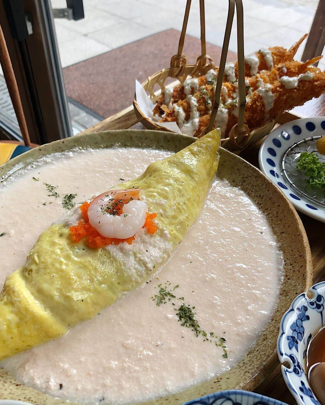 ダユンさんのインスタグラム写真 - (ダユンInstagram)「제가 징짜 거짓말 허언 1도 없이 엄청난 숨겨진 맛집을 찾았어요... 그냥 할말하않 수준의 엄청난 집이요.. 명란크림오므라이스 그냥 미쳤어요 아주.. 엄청난 맛입니다 나머지 튀김부터 소고기 스끼야끼까지 .. 꼭 가세요 천번 가세요 !!!! 근데 이미 유명한 맛집인가? 🤔🤔 . . #시카노이에 #광화문맛집  #종로맛집 #서촌맛집 #서촌 #경복궁맛집 #삼청동맛집」7月23日 18時43分 - 2__yun__2