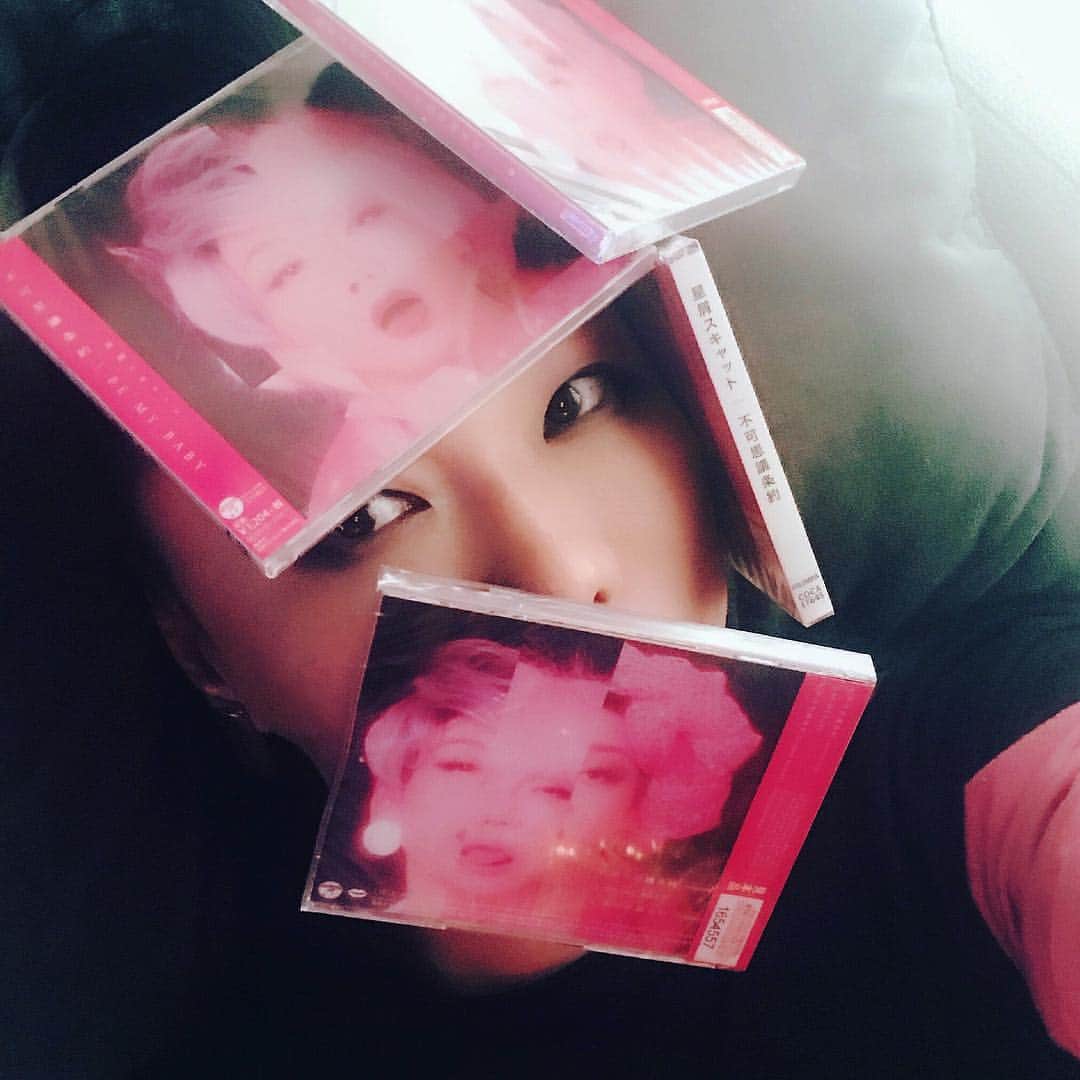 のインスタグラム：「本日発売 美肌効果もあるらしい。 #星屑スキャット #不可思議条約 #bemybaby」