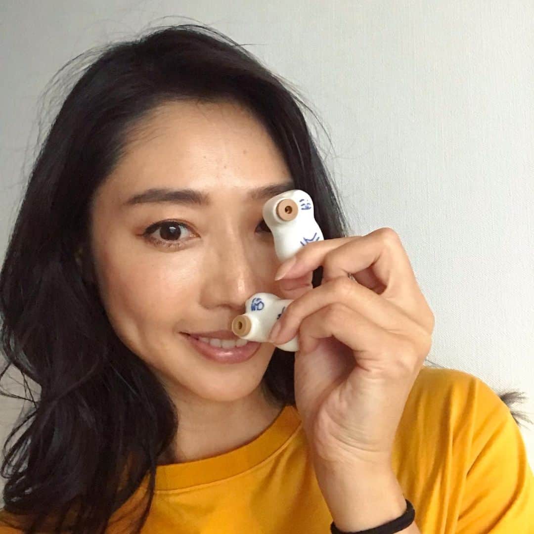 のインスタグラム：「【崎陽軒】 ひょうちゃん💕💕💕 崎陽軒のひょうちゃん欲しさに笑  真空パックしか食べたことなくて、ひょうちゃん付いてないやん！とか思ったら、真空パックには、付いてなかったのね🤣  真空パックじゃない方に付いてた！ これは、コレクターやわ😍  翔んで埼玉を観てから、ひょうちゃんが欲しくなったのさ🤤🤤🤤 - - #崎陽軒 #シュウマイ #焼売 #横浜 #翔んで埼玉 #醤油さし #ひょうちゃん #コレクター #followme #飲茶 #中華 #崎陽軒シウマイ」