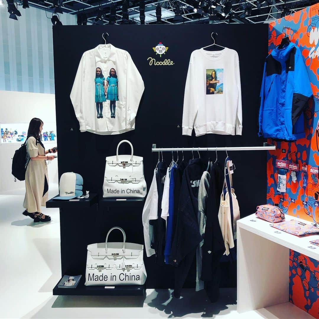 田中秀幸さんのインスタグラム写真 - (田中秀幸Instagram)「『MEDICOM TOY EXHIBITION ’19』 #noodle_wear_  会場内ではBE@RBRICKとの限定コラボTシャツも先行販売されます。  期間:2019年7月20日(土)〜7月25日(木）  場所:スペース オー［表参道ヒルズ 本館地下3階  #fashion #streetfashion #medicomtoy #bearbrick #art」7月23日 19時07分 - tanaka2000