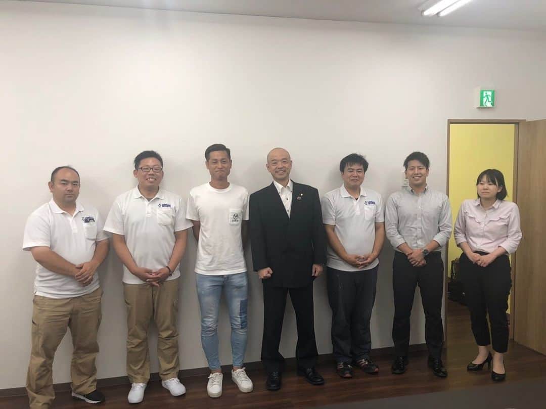 のインスタグラム：「先日、京都に行ってきました。 森下俊後援会を発足して頂くことなり挨拶回り、会食をしました！！ 話をたくさん聞けて刺激をもらいました。 三重でもなく静岡でもなく京都で後援会を発足してくれるなんて想像もしてませんでした。 ご縁に感謝したいです！ @vogaさんが働きかけてくれてできました。 ありがとうございます😊 まだまだ頑張ります！ 森下俊頑張ります！！ 株式会社アルティム 古田さん 株式会社ライフ・コーポレーション 山田さん 株式会社Y’SGARAGE 桐畑さん 合同会社メタインス 柏木さん 優司法書士法人 上村さん パティスリーYuji京都・宇治 長谷川さん 株式会社スリーアドバンス 竹中さん笑 金彩扇子作家 米原さん 弁護士 佐藤さん 経営コンサルタント 伊吹さん 有限会社楽坐 田中さん ありがとうございます！！」