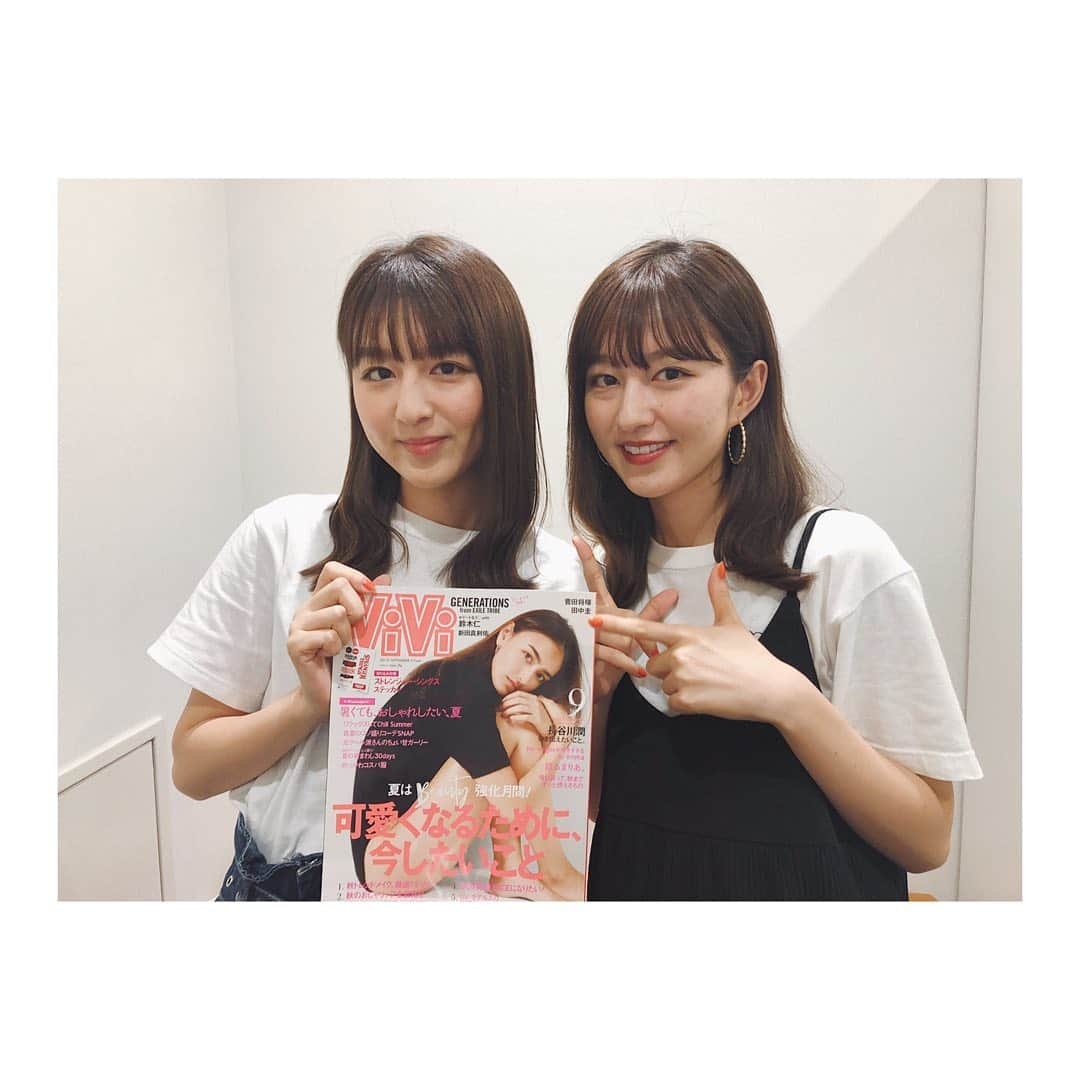 りかりこさんのインスタグラム写真 - (りかりこInstagram)「. 7/23発売、ViVi9月号 にりかりこ登場してます📖 ぜひ、ゲットしてください❤︎ #リカリコグラム #りかりこ #ViVi #twins #双子」7月23日 19時26分 - rikariko_official