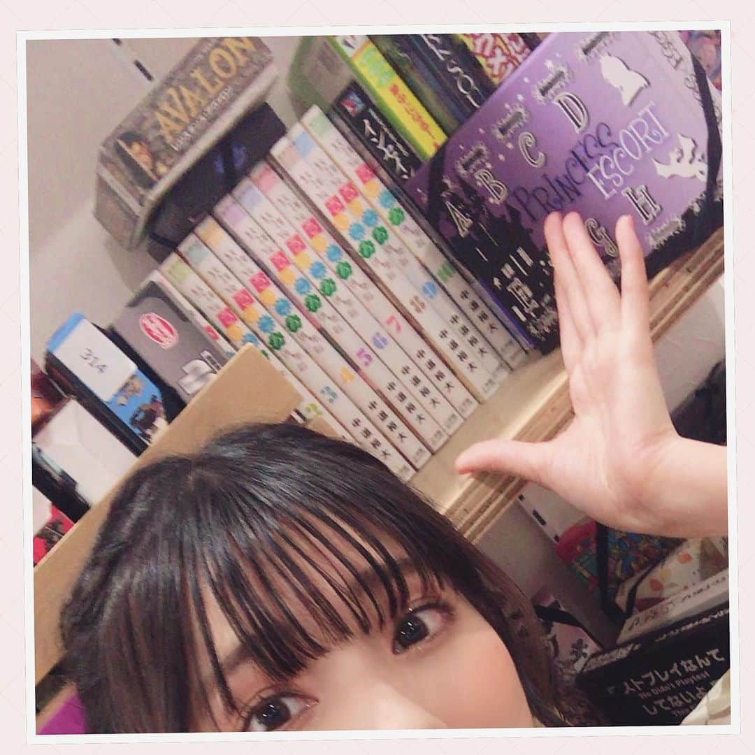高野麻里佳さんのインスタグラム写真 高野麻里佳instagram 7 26発売 声優パラダイスr 撮影オフショット 吉祥寺 ボードゲームカフェ ロンドン さんにて なんと 高屋敷綾 役で出演させていただく 10月からの Tvアニメ さいころくらぶ 原作が