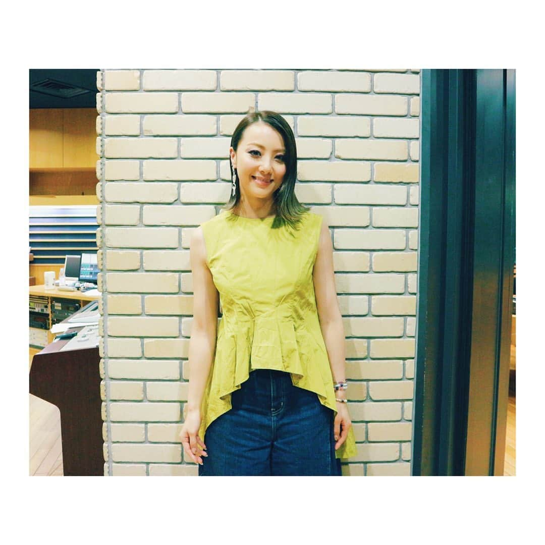 Shizukaさんのインスタグラム写真 - (ShizukaInstagram)「✴︎✴︎✴︎ #0722 FM OH! Dream Shizukaのdream a Dream #outfit - #Dream_Shizuka #DreamShizuka #FMOH #dreamaDream #生放送前 #インスタLIVEで紹介した私服 #タグ付けしておきました🏷」7月23日 19時30分 - shizuka_dream06