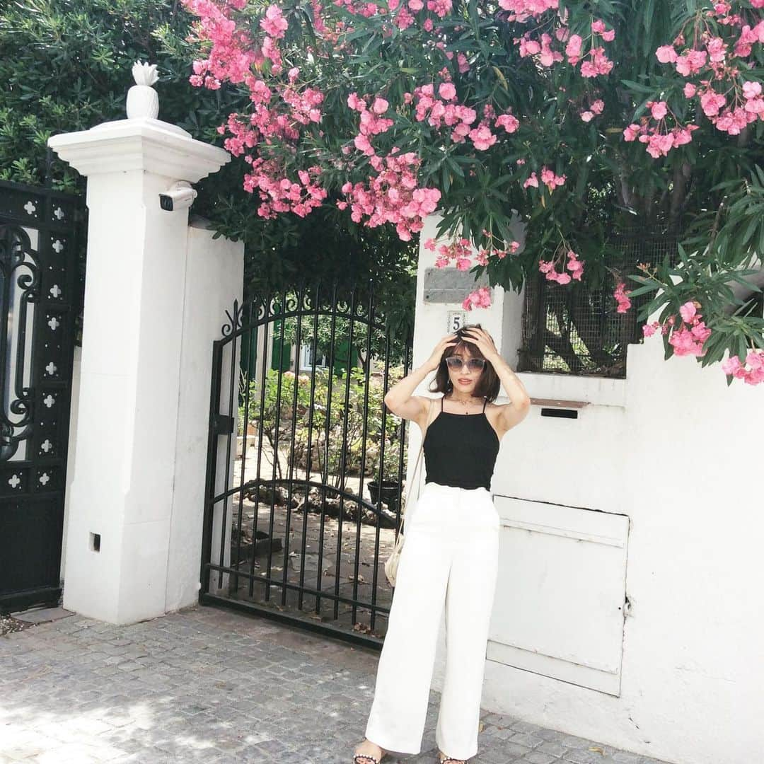 Sonoko Suzukiさんのインスタグラム写真 - (Sonoko SuzukiInstagram)「Black×white is always reminiscent of "Coco Chanel" * *  #Themonotone #そのことりっぷ  #cocochanel #sainttropez #sonoko_et_france #tropeziennes」7月23日 19時51分 - _sonnie.co_