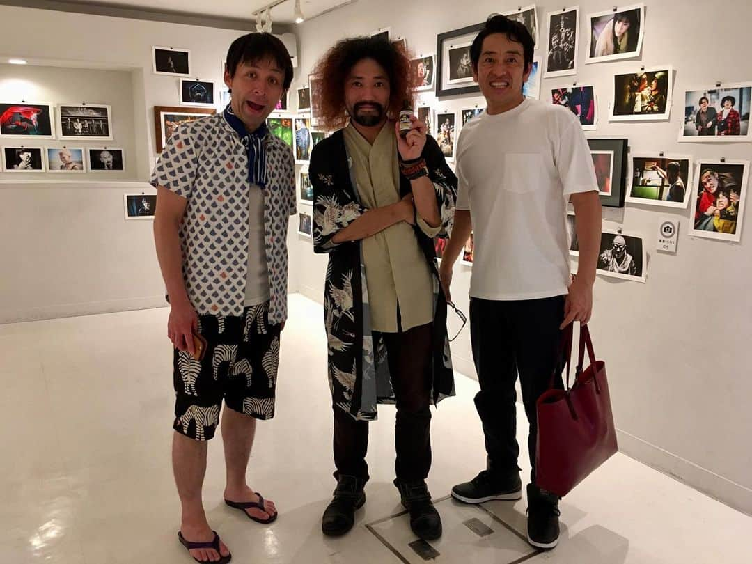 木村圭作さんのインスタグラム写真 - (木村圭作Instagram)「タイナカジュンペイさんの写真展に行って来ました〜♫ 会場で「すじぼり２話」で共演させて頂いた石川雄也さんにお会いしましたよ。  すじぼり-METAMORPHOSE 展示：7/19-24 12:00-20:00(最終日-17:00) 場所：新宿眼科画廊 住所：〒160-0022東京都新宿区新宿5-18-11」7月23日 19時47分 - keisakukimura