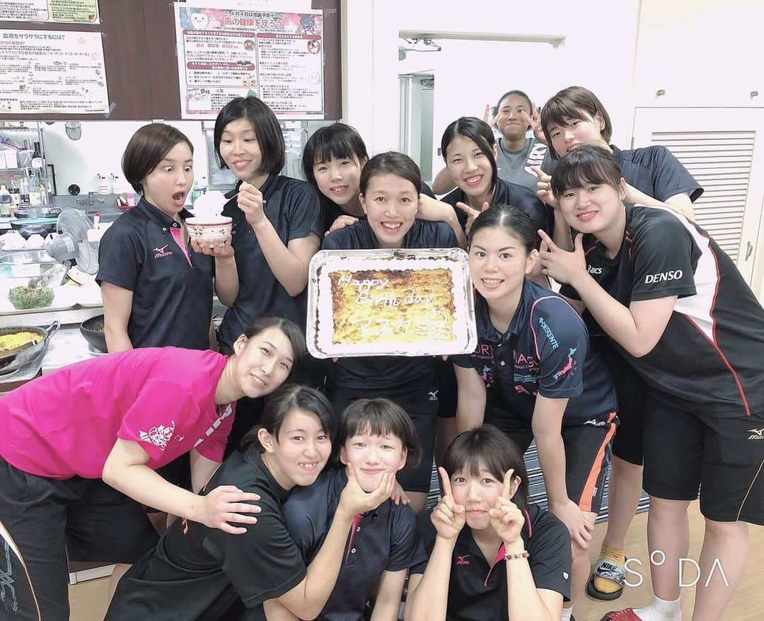 野村明日香のインスタグラム：「* 25歳になりました☝︎ みんなに祝ってもらえて幸せはっぴー🐝🐝💖 たくさんのおめでとうありがとうございました❤︎❤︎ *」