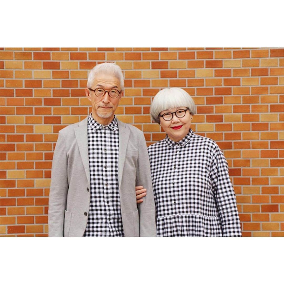 のインスタグラム：「Webマガジン「Woman type」様より取材をお受けした記事が、本日公開になりました。 https://woman-type.jp/wt/feature/15038 私達夫婦のこと、リンクコーデのことなどをお話しさせていただきました。 とりとめのない私達のインタビューを、素敵な記事にまとめていただいて、とても嬉しく思います😊😊 ・ #womantype #ウーマンタイプ #夫婦 #60代 #ファッション #コーディネート #リンクコーデ #夫婦コーデ #グレイヘア #白髪 #共白髪 #couple #over60 #fashion #coordinate #instafashion #instagramjapan #greyhair #bonpon511」