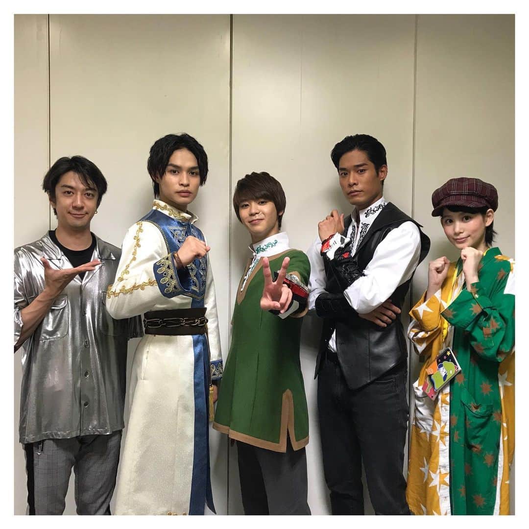のインスタグラム：「テレ朝夏祭りありがとうございました！🐠暑かったり雨が降ったりと、天気が不安定な中、たくさんの方がきてくれて嬉しかったです！ みなさんも楽しんでくれましたでしょうか(๑˃̵ᴗ˂̵) たくさんの方々にお会いできてハイタッチもできてパワーを頂けてとても幸せな時間でした。 「騎士竜戦隊リュウソウジャーTHE MOVIE」7月26日公開です！夏の思い出に！見てね〜♪ ありがとうございました！ #騎士竜戦隊リュウソウジャー#リュウソウジャー#龍井うい#ういちゃんねる#テレ朝夏祭り#映画は26日公開だよ#よろしくね」