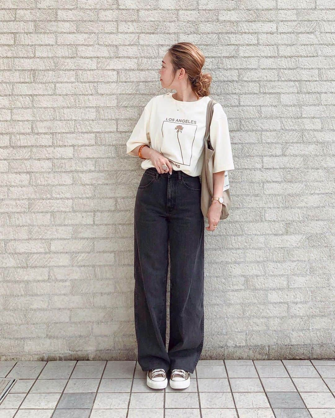 nanaさんのインスタグラム写真 - (nanaInstagram)「ㅤ 2019.7.23 Tue #nanacoordinate 𓇼 ななコ 🐼ㅤ ㅤ ㅤ beige 𓇬 black𓂅 blogに詳細書いたらストーリーからお知らせします✎*。 ━━━━━☞blogへはtopから𓅩𓂃 ㅤㅤ ㅤ ㅤ @uniqlo の#curvedpants 𓅓 デニムはblackを追加𓂬 デニムコンプリート𓀠𓀠𓀠𓀠𓀠 ㅤ 他にもコットン3色、ジャージー1色…𓃻 ㅤ ㅤ ㅤ 髪伸びたなー𓂅𓂅  ㅤ ㅤ ㅤ ㅤ ㅤ ㅤ #uniqlo #ユニクロ #uniqloginza #カーブパンツ #converse #sneakers #outfit #fashion #ootd #coordinate #大人カジュアル  #locari mery  #beaustagrammer  #シンプルコーデ #プチプラコーデ  #mineby3mootd #instafashion #fashionblogger #fashionista #데일리록 #코디 #옷스타그램 #멋스타그램 #穿搭 #오오티디  #패션스타그램일상」7月23日 20時19分 - nanapanda517