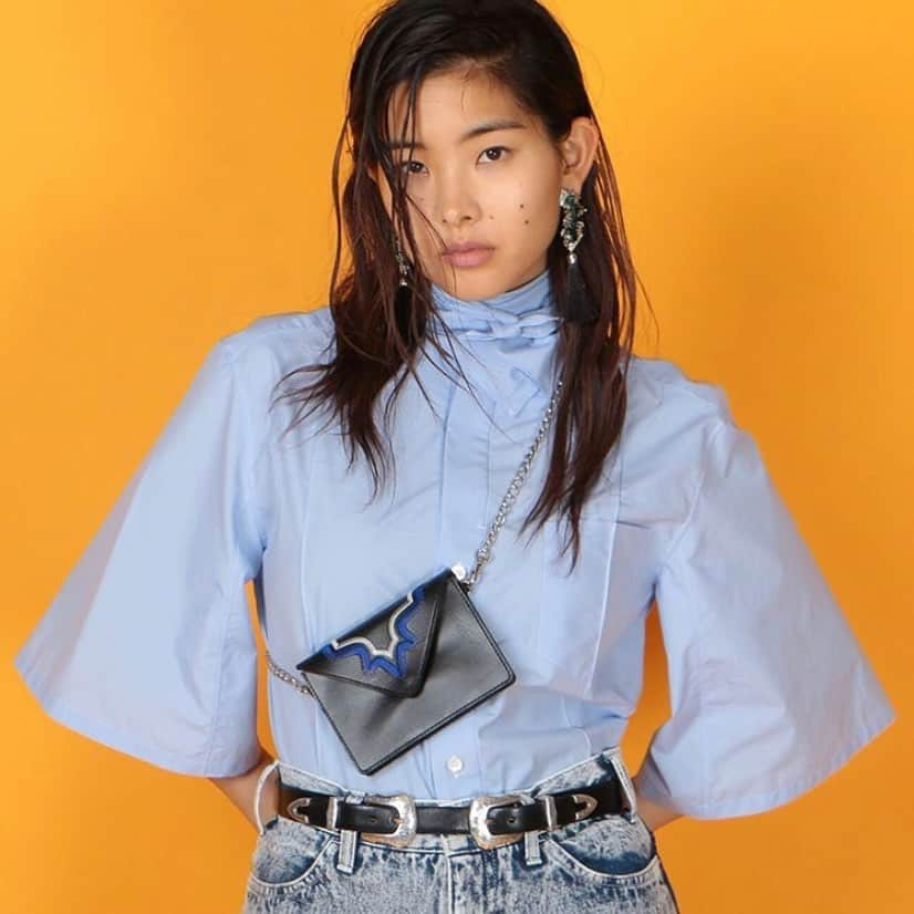 TOGAさんのインスタグラム写真 - (TOGAInstagram)「#repost from @openingceremony.jp TOGA PULLA AW2019 Cotton shirts S/S,Bleach denim,Metal fringe earrings, Chain wallet bag,Double buckle belt Available at TOGA stores. ・ #toga #togaarchives #togapulla #togapulla19aw #トーガ #トーガアーカイブス #トーガプルラ #openingceremony」7月23日 20時21分 - togaarchives