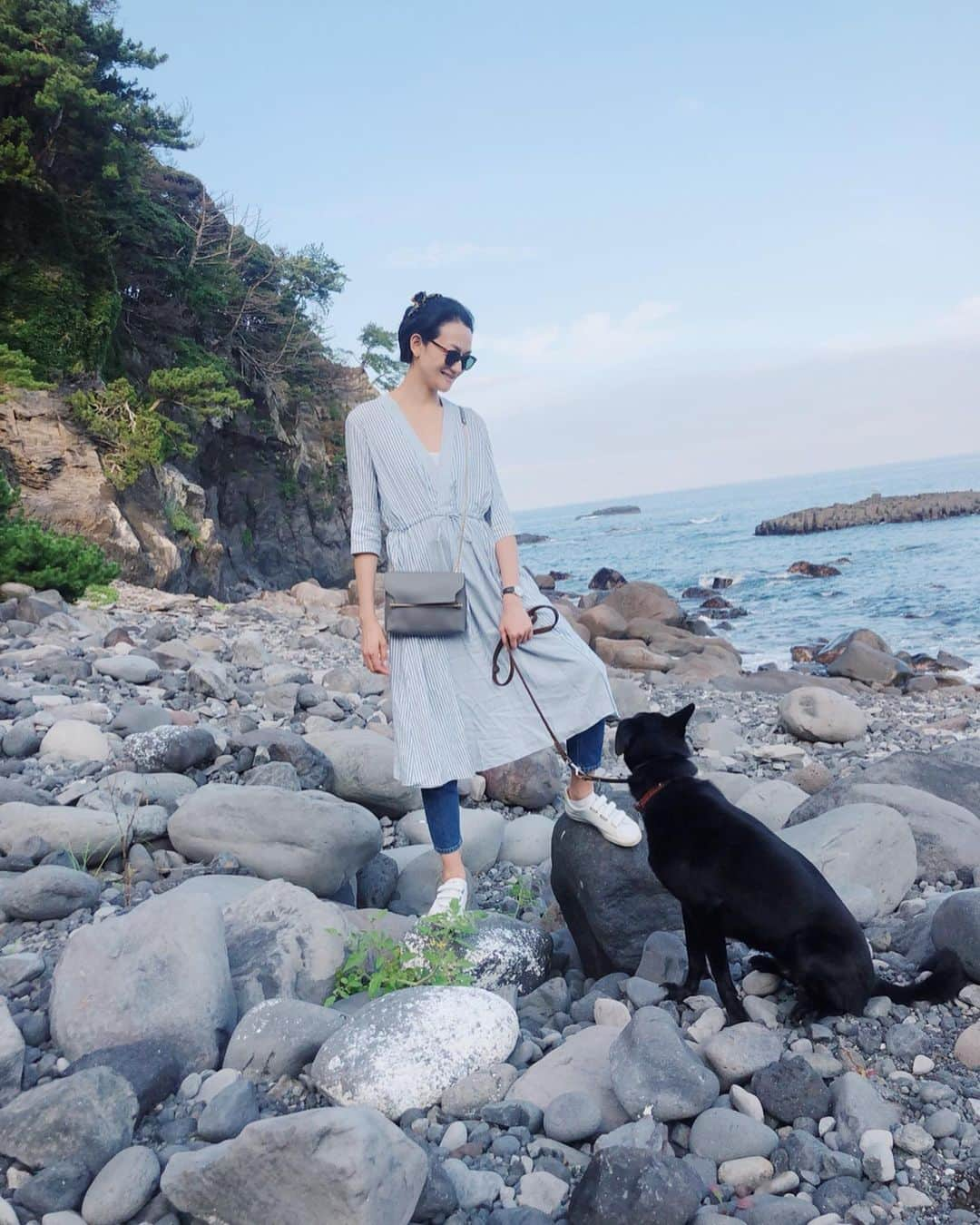 冨永愛さんのインスタグラム写真 - (冨永愛Instagram)「夏だ！海だ！🌊太陽だ！☀️ 日焼けも気になるけど、たまには気にせず遊ぶんだ♬  Summer has come! With my love💕  #夏が来た #海に来たよ  #冨永愛 #aitominaga」7月23日 20時23分 - ai_tominaga_official