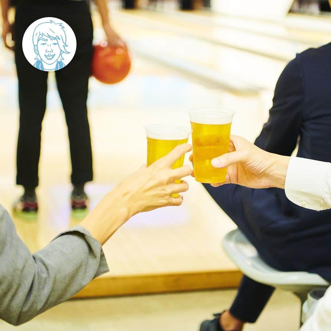 のインスタグラム：「#ASOBIGRAM #Yosshy  夜遊びは単独行動の俺だけど、会社の飲み会は律儀に参加。 ゆとり世代の後輩たち、見習っていいんだよ？ 久々の幹事、我ながらボウリングの提案は最高だった。 いつも厳しい部長の笑顔、キリッと系の課長のガーター、皆の会社と違う顔を見れたのは収穫。ストライク出せず、あの子とハイタッチできなかったから次回もボウリング提案しちゃお。二次会でそのままカラオケ山手線行くのもありだなー  #ASOBUSHINAGWA #ASOBIST 品川大好きなアソビストたちがおすすめコンテンツを投稿中 #アソビスト のキャラクター紹介はストーリーズハイライトを見てね🤓  #品川プリンスホテル #品川 #夏休み #ボウリング #飲みニケーション #暑気払い  #二次会 #幹事 #shinagawaprincehotel #princehotel #travellers #trip #instatravel #luxuryhotel #tokyo #japan #beautifulhotels」