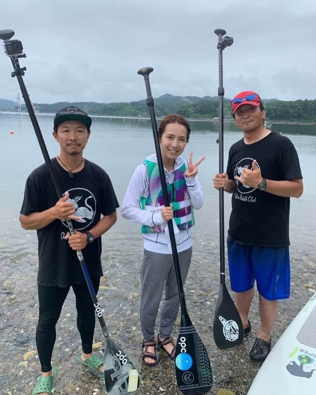 若林翔子のインスタグラム：「* * はじめての気仙沼‼️ 楽しい美味しいみんな優しい✌️ 今回も素敵な出会いがたくさんでした👍 若林の初SUPの様子もぜひ見てね😆 * * #KHB #チャージ！ #旬感さんぽ #気仙沼 #宮城 #SUP #海の幸  #海のカッコイイ男子たちにも出会えました😍 #月曜 #17:36〜」