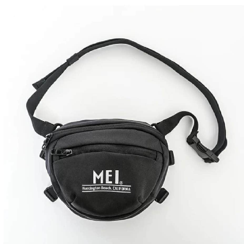 MEI(メイ) のインスタグラム：「•﻿ •﻿ ▶EXTRA POCKET◀ ﻿ ﻿検索🔍mei-000-191203  どんなコーデにも合わせられるような 小ぶりでシンプルなショルダーバッグ♩ 丸みのあるフォルムがgood ◎ ﻿ MEIのアイテムは全品﻿ 送料無料🚚🚚﻿ ﻿ ﻿ 数量限定ノベルティも﻿ 今ならまだ間に合いますよ🚩﻿ ﻿  #mei #mei_bag #meibag #bag #fes #camp#event #バッグ #フェス #キャンプ #公園 #shoping #chillout #picnic #ピクニック#outdoor  #アウトドア#ショルダーバッグ#サコッシュ#メッセンジャー#ミニバッグ#カバン#鞄#斜めかけバッグ#サブバッグ#ボディーバッグ#ウエストバッグ」