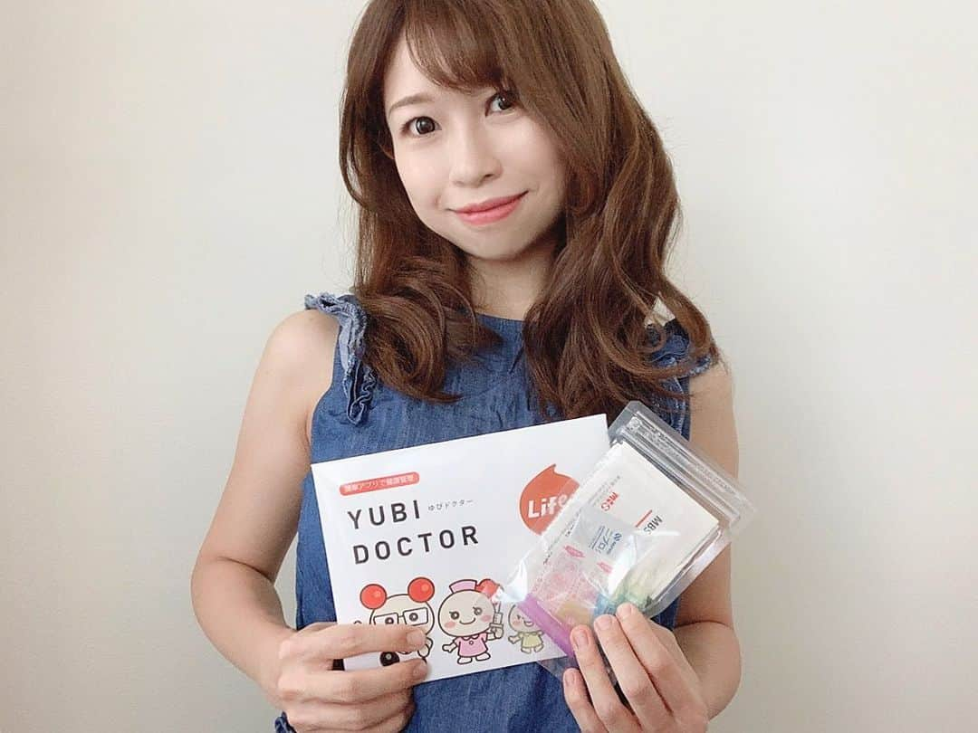 こままりえさんのインスタグラム写真 - (こままりえInstagram)「✴︎ yubidoctor👩‍⚕️ . たった少しの採血とスマホアプリで 1分間で健康チェックできる「ゆびドクター」☺️ . 簡単なキットを使って指先からの採血を 送るだけで最大3日後には結果がわかるの✨ 人間ドックや病院だと お金も待ち時間もかかるから さくっとチェックできるのは嬉しい☺️ . 気になる人は @yubidoctor をチェック💗 また私の結果も報告します🙌 . それにしても看護師時代には 毎日採血してたなぁ〜なんて なんだか懐かしくもなりました😝💉 . @core_influencers_official #ゆびドクター #1分検査 #COREインフルエンサー #PR #Lifee #健康 #健康チェック #健康増進 #予防医療 #未病発見 #リスク管理 #生活習慣病 #生活習慣病検査 #がん #癌 #癌検査 #QOL #QOL向上 #看護師 #ナース #採血 #採血キット #自己チェック #自宅検査 # アプリ #スマホアプリ」7月23日 21時05分 - komamarie