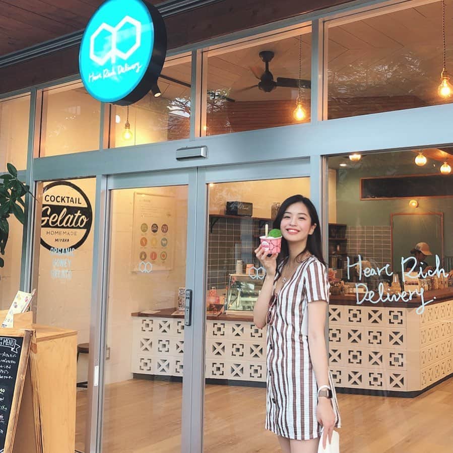 のインスタグラム：「. 🍨#カクテルジェラートao . 欲張って抹茶と黒糖とさんぴん茶を選びました😋 私のイチオシは… #さんぴん茶 ！ . . #沖縄 #沖縄旅行 #宮古島 #宮古島旅行 #宮古島グルメ #沖縄カフェ #カフェ  #ジェラート #カフェ巡り #カフェ好きな人と繋がりたい #たまおかふぇ#cocktailgelatoao #okinawa #okinawajapan #miyakojima #miyakoisland #cafeteria #cafe #gelato #insta #instagram #instalike #instafood #instagood #instalove」