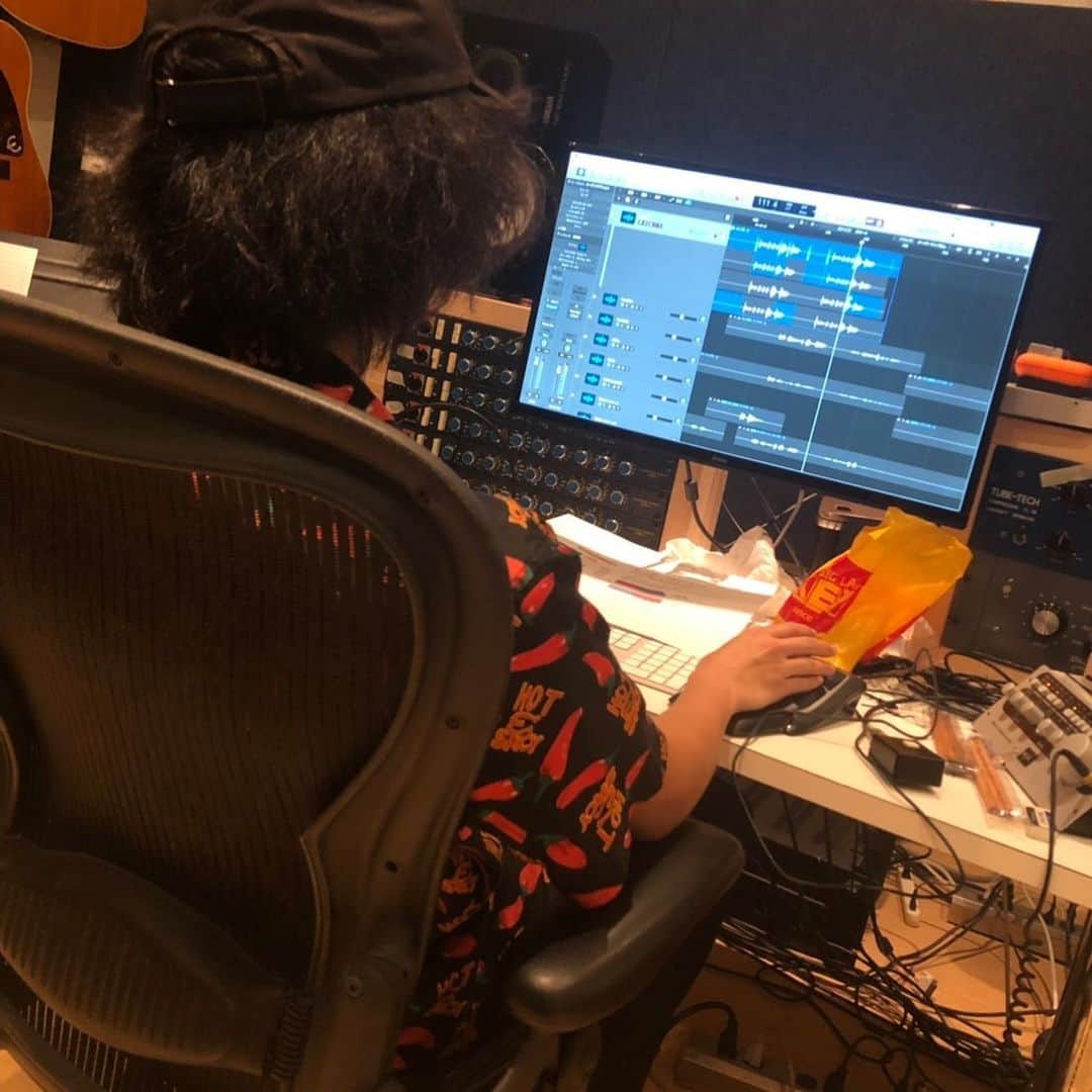 原田茂幸のインスタグラム：「‪今日なんかすごい楽しかったなぁ〜🎉‬ ‪C.I.Aは人数が多くてそれぞれ１時間くらいしか時間ない中で録音してたけど、当たり前だけど、それぞれ皆んなキャラが違くて、録音してて楽しかった！🎧‬」