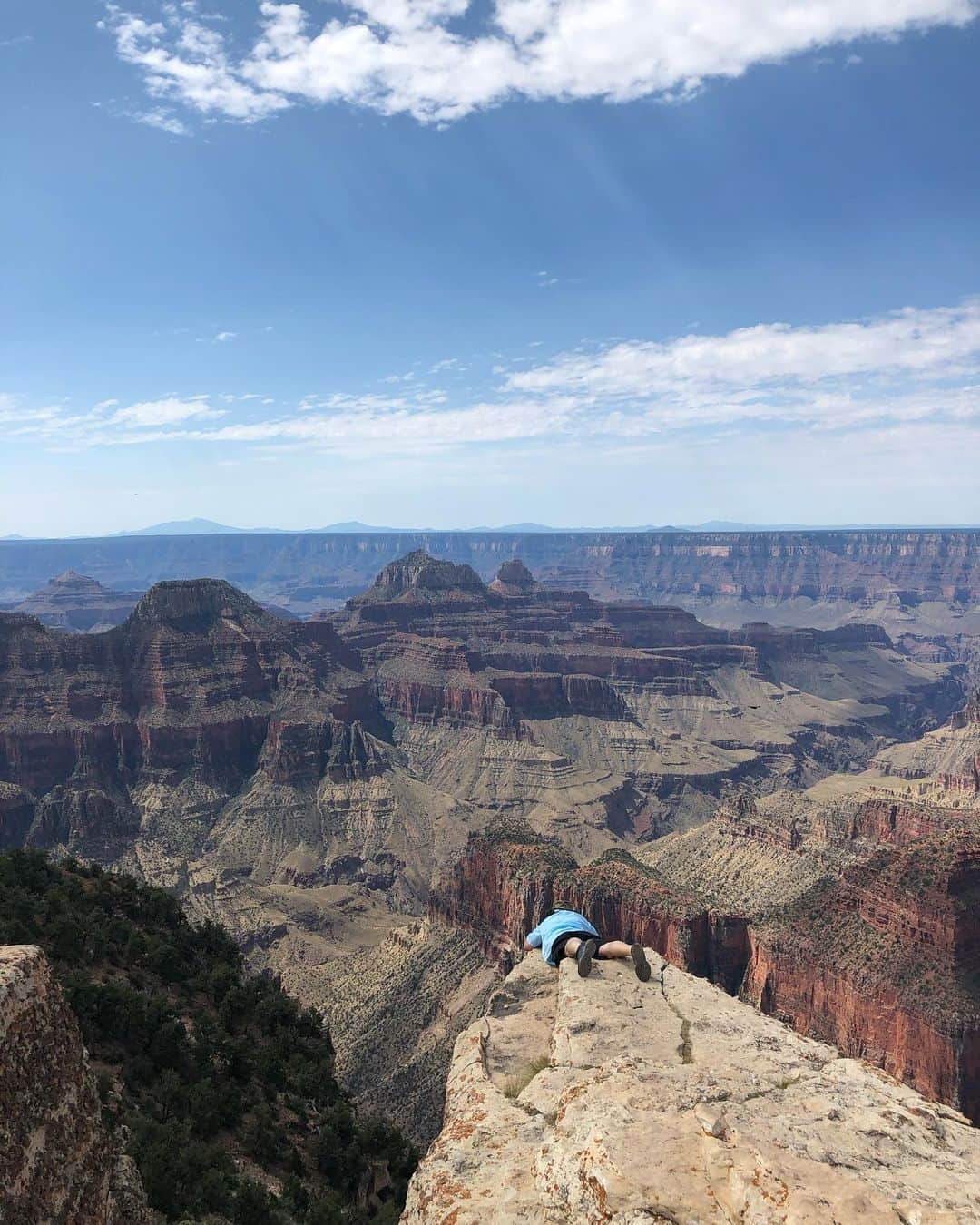 のインスタグラム：「My Great American Road trip with @maxwellthomasmusic  Pasadena, CA ➡️ Chicago, IL  5 days and 4 nights  2000miles / 3218km  We made it  #roadtrip #grandcanyon」