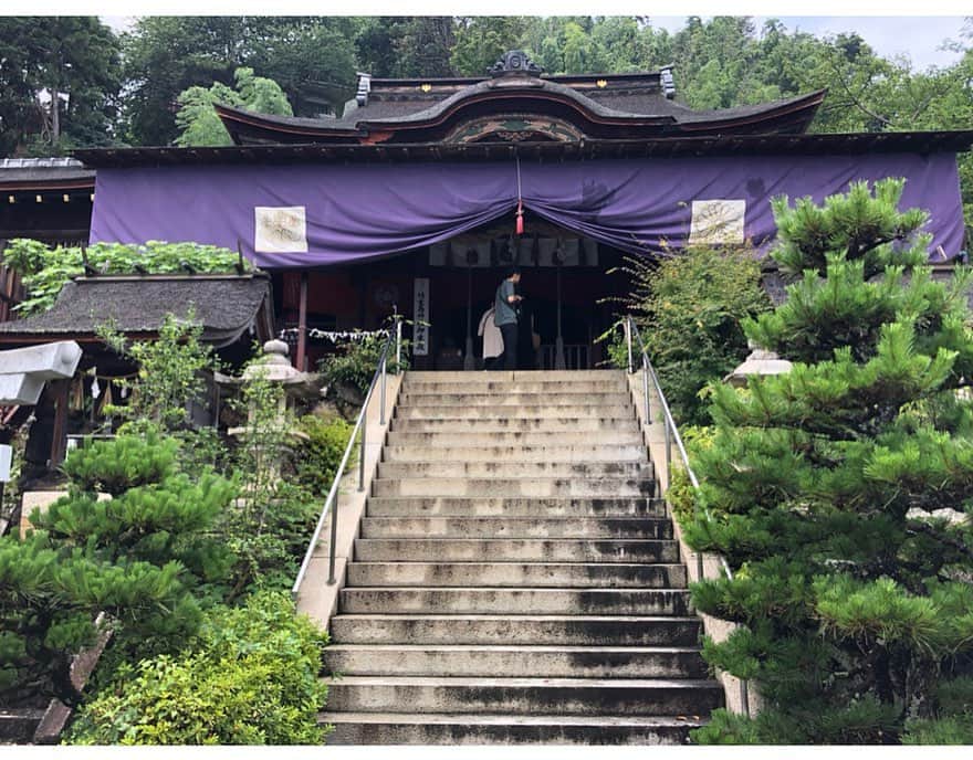 森下紀子さんのインスタグラム写真 - (森下紀子Instagram)「. ずっと行ってみたかった竹生島へ。  龍神様が沢山いらっしゃいました🐉  都久夫須麻神社では、 投げた“かわらけ”が鳥居をくぐると、 願い事が叶うと言われています。  すごく気持ち良くて 何時間でもいられそうだった竹生島。  また機会があれば是非来たいです！ . #竹生島 #都久夫須麻神社  #琵琶湖 #lakebiwa #神社仏閣好き」7月23日 21時25分 - noriko_morishita_