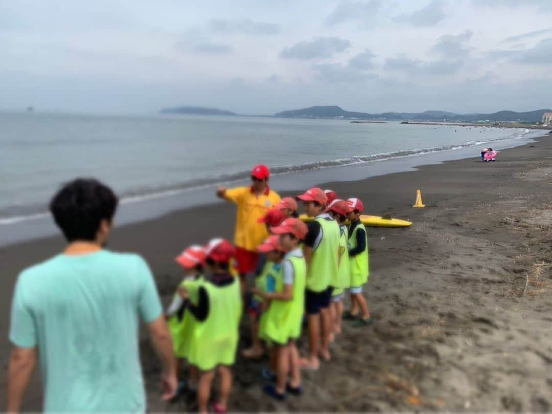 飯沼誠司さんのインスタグラム写真 - (飯沼誠司Instagram)「ライフセーバー お仕事体験(^ ^) 放送、ビーチパトロール、ビーチクリーン、水上パトロールなどこなしました。 #tateyamasurfclub  #お仕事体験 #選ばれし子供たち #lifesaving  #educationprograms  #素晴らしい経験 #学ぶ熱量半端ない」7月23日 21時30分 - seiji_iinuma