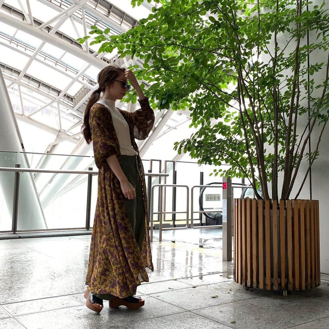 のインスタグラム：「. 大雨の日の写真でうしろが真っ白。 でももうすぐ梅雨明けですかね🙌🏽✨ @ungrid_official @ungrid_staffsnap #Ungrid#アミュプラザ博多」