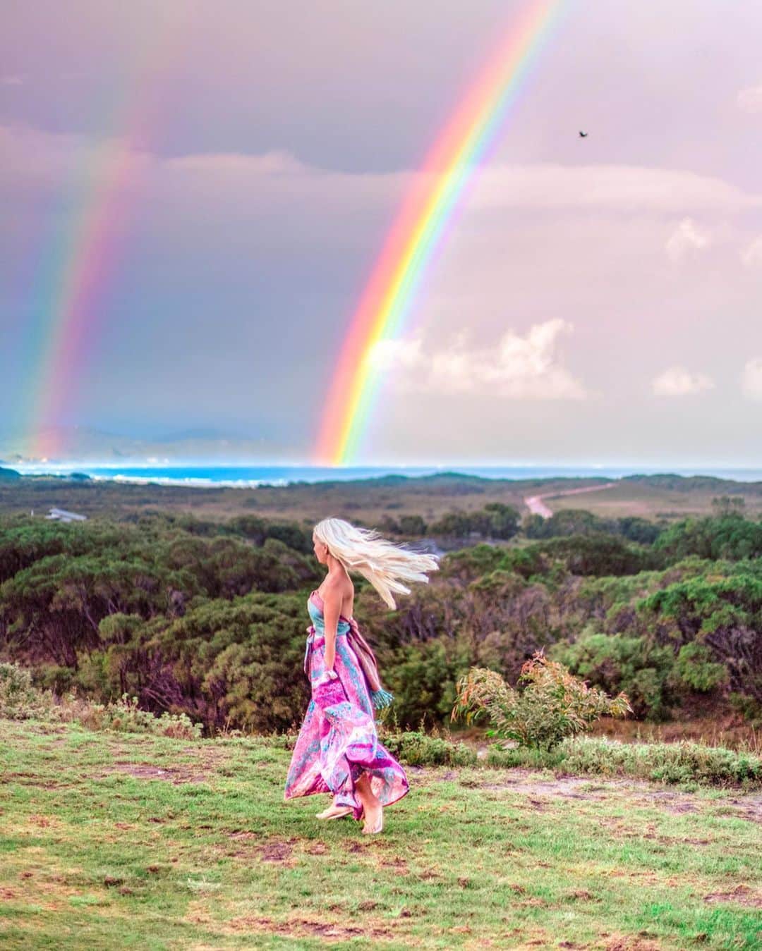さんのインスタグラム写真 - (Instagram)「I’m always looking at life through a magical lens 💫 . The past few days at @parrybeachbreaks have been nothing short of magical. Swipe for the most beautiful rainbow and pics of this wild, majestic landscape 🌈 . I get asked a lot how I come across so many beautiful places and moments including unexpected sunsets, sunrises and rainbows. The simple answer is that I am constantly seeking out the beauty of nature and my eyes and my heart are always open and tuned in to the magic that exists. Before this rainbow appeared I was inside watching the rain storm and the sun trying to poke through, my heart excited at the prospect of a rainbow. I sang a little made up rainbow song which made my kids think I am even crazier than before, and even got dressed to match 🌈 just in case 🙏🏼 like a little child filled with joy I was getting ready singing my song, and then I saw a glimmer of colour. I ran outside squealing and sure enough I watched a beautiful rainbow form right in front of us. What I couldn’t quite believe was that a second one formed and they were both the most vibrant rainbows I’ve ever seen 🌈🌈We could actually see the ends of the rainbow 🍯 Make sure to watch my Parry Beach story highlights 🌈 . @parrybeachbreaks has been the perfect spot for our family to unplug and connect with one another and nature. The kids have braved the southern ocean in winter ❄️ we’ve explored the ancient forests, gone bouldering along the magnificent coastline, and spent many cosy moments by the fire playing cards, laughing hysterically, and drinking a million cups of tea 🌿☕️ . My heart is filled with gratitude and beautiful memories from our trip down south and I’ll be sharing more on my blog soon ✨ . 📸 @bobbybense . #parrybeachbreaks #rainbow #bathgoals #australiassouthwest #seeaustralia #westernaustralia #justanotherdayinwa #wonderful_places #beachesnresorts #beautifuldestinations #earthpix #earthfocus #rainbows #doublerainbow #bathroom #dji #djimavicpro #DJIWhyIFly #DJICreator」7月23日 21時45分 - helen_jannesonbense