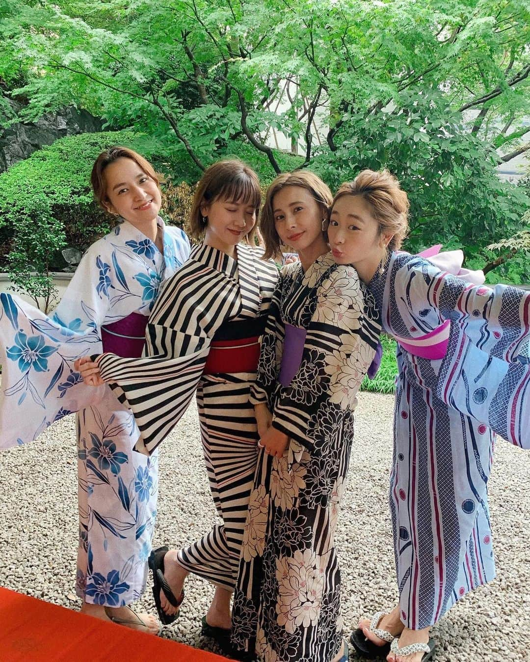 岩渕加恵さんのインスタグラム写真 - (岩渕加恵Instagram)「" Y U K A T A 👘 G I R L S " もうそろそろ梅雨明けるかなぁ〜💭 今年はもう一回くらい浴衣着たいなっ🤤💓 . 楽しい事いっぱいある夏にな〜れ〜✊🌈✨✨ #浴衣 #浴衣女子 #浴衣コーデ #HAPPYDAYS ♡」7月23日 21時55分 - kae0113