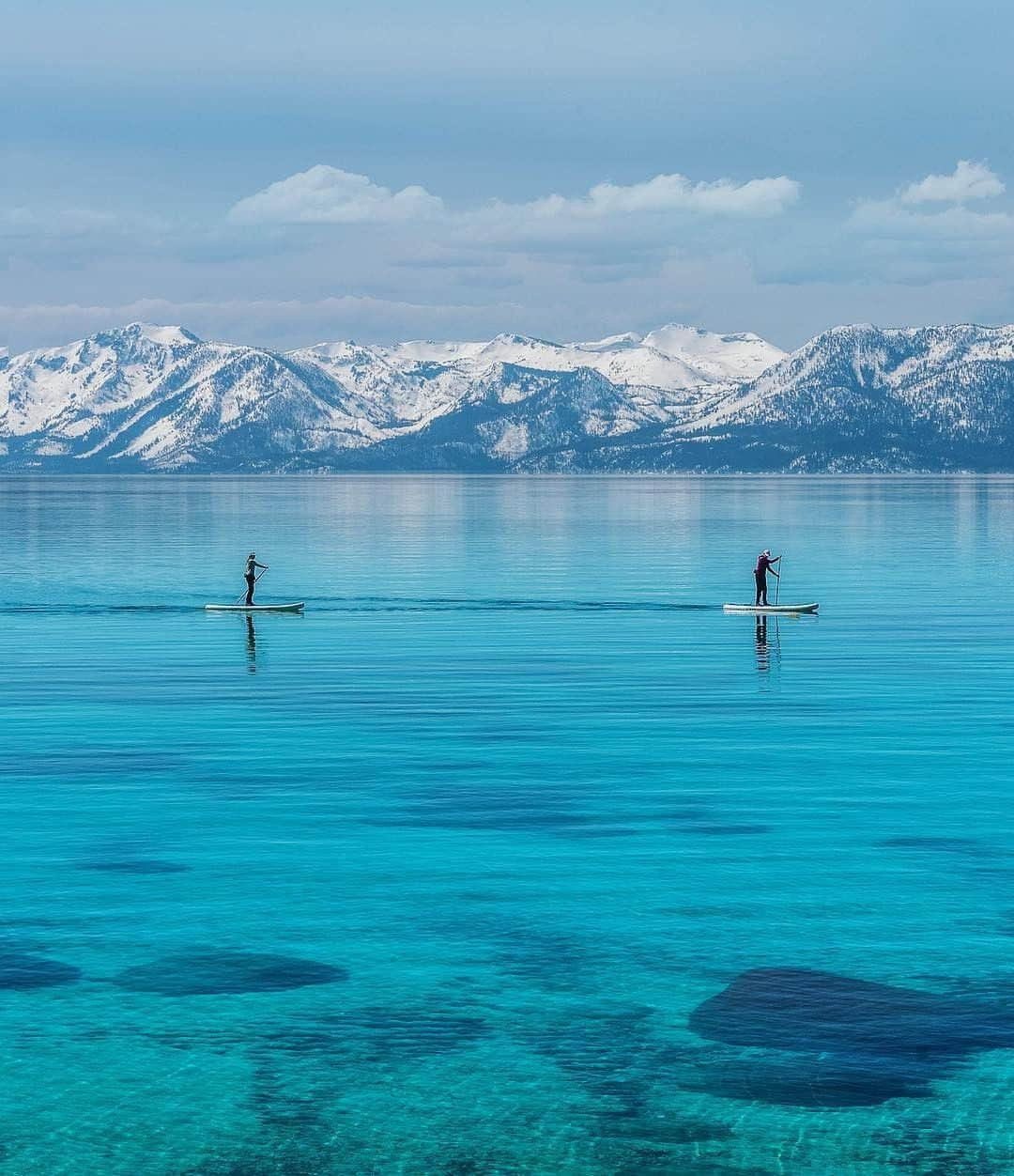 Visit The USAさんのインスタグラム写真 - (Visit The USAInstagram)「Ready for some summer fun? Warm weather calls for lake activities, and what better place to go paddle boarding than on the crystal blue water of Lake Tahoe. 📷: @gabriella_viola #VisitTheUSA」7月23日 22時00分 - visittheusa