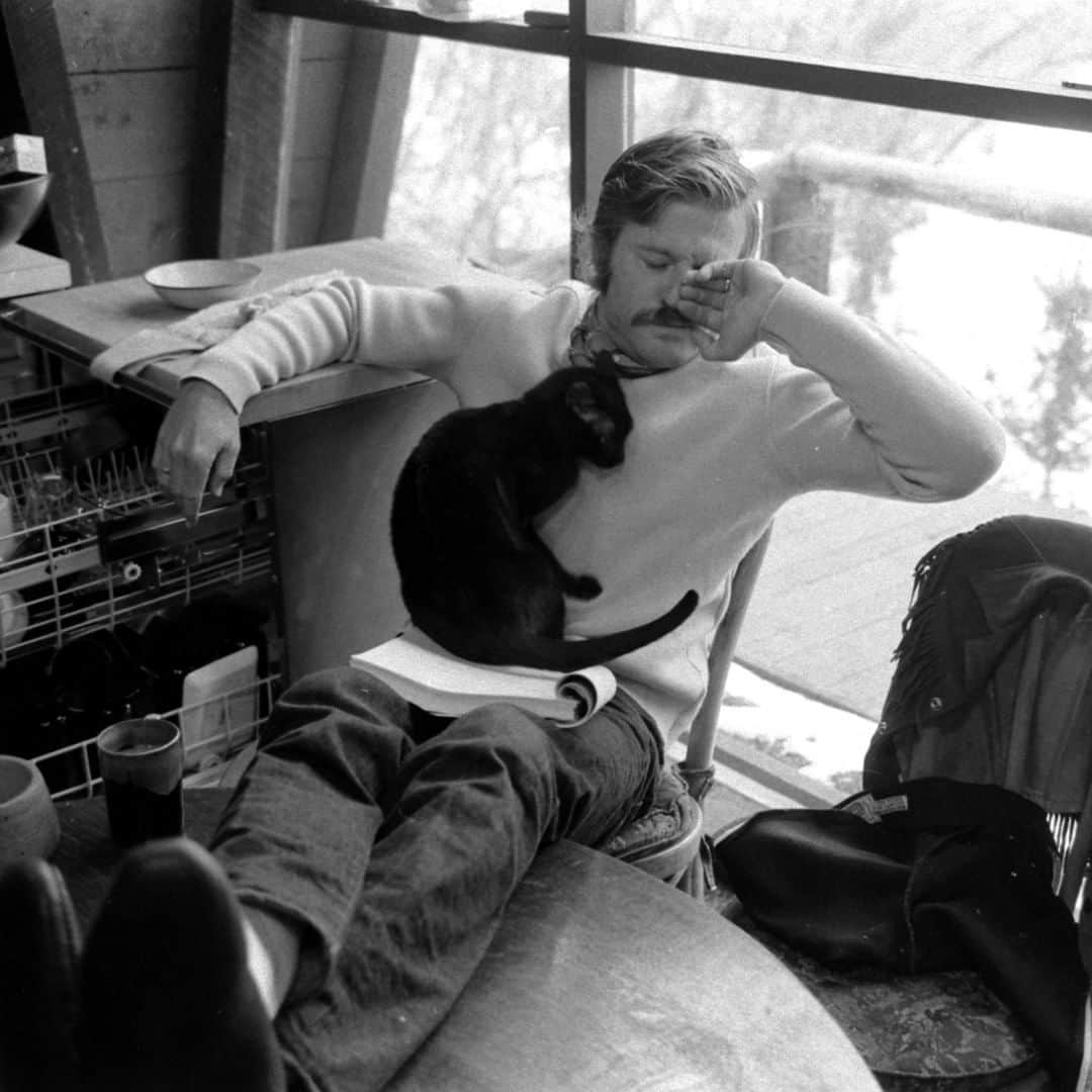 lifeさんのインスタグラム写真 - (lifeInstagram)「With the family's cat curled up in his lap at his Utah retreat, Robert Redford takes a break from reading a script, 1969. (John Dominis—The LIFE Picture Collection/Getty Images) #LIFElegends #RobertRedford #catsofinstagram」7月23日 22時15分 - life