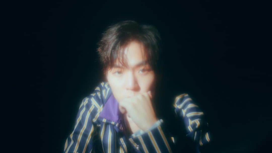 Jun Sung Ahnさんのインスタグラム写真 - (Jun Sung AhnInstagram)「Time to Switch it up 🙌🏻 #JUN #LIMBO . . . JUN LIMBO FIRST MINI ALBUM AVAILABLE FOR PREORDER (link in bio)」7月23日 22時21分 - juncurryahn