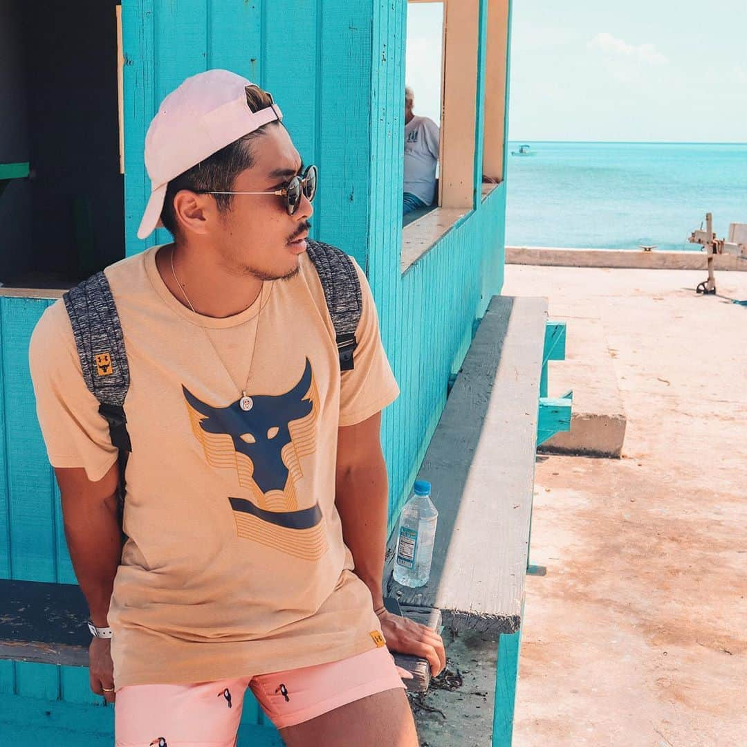 栗原嵩さんのインスタグラム写真 - (栗原嵩Instagram)「UA ファッション in Bahama🇧🇸 @underarmourjp @jasonofbeverlyhills_tokyo  #underarmour #projectrock #therock #fashion #street #style #lifestyle #fitness #ファッション #アンダーアーマー」7月23日 22時37分 - iam_tk_81