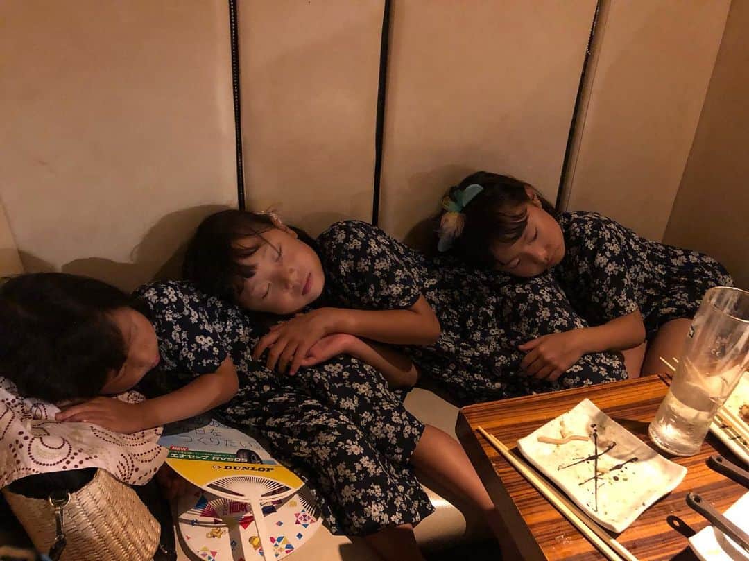 エハラマサヒロさんのインスタグラム写真 - (エハラマサヒロInstagram)「皆様、おやすみなさい😁  #省スペースで合理的でカッコいい #エハラ4姉弟」7月23日 22時40分 - eharamasahiro
