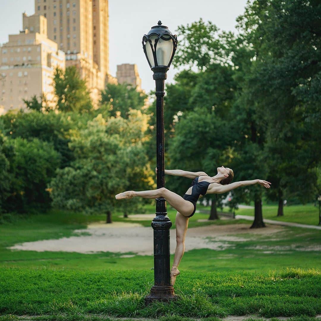 ballerina projectさんのインスタグラム写真 - (ballerina projectInstagram)「Cassie Trenary in Central Park. #ballerina - @cassiepearlt #centralpark #newyorkcity #ballerinaproject #ballerinaproject_ #ballet #dance #pointe #cassietrenary  Only 7 Ballerina Project limited edition prints are left for purchase. All print sales and our Etsy store will close at the beginning of August. Link is in our Instagram profile to purchase one today.  The Ballerina Project book is now available for pre-order. Go to @ballerinaprojectbook for pre-order link and info. #ballerinaprojectbook」7月23日 22時54分 - ballerinaproject_