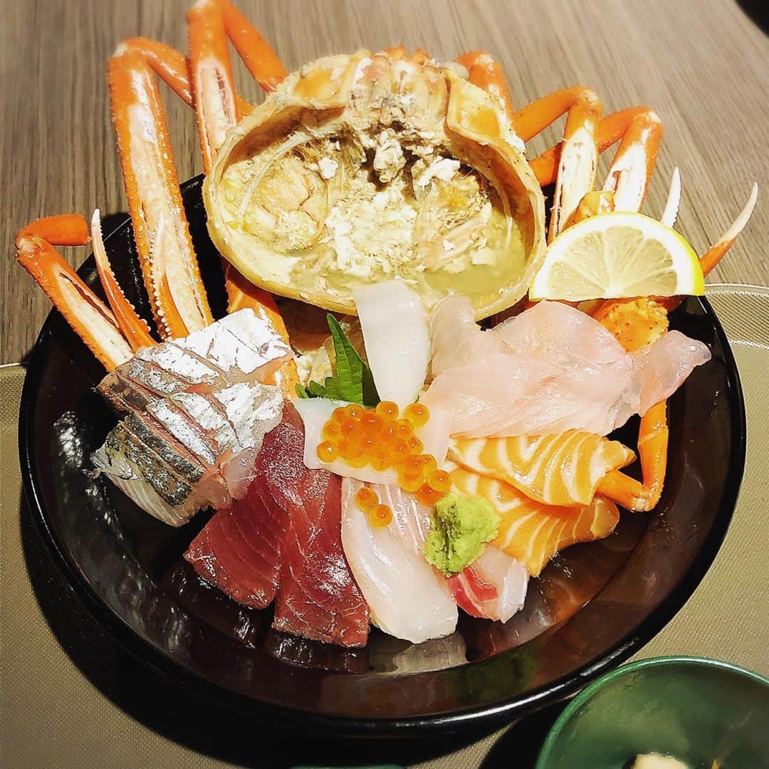 Megumiさんのインスタグラム写真 - (MegumiInstagram)「本日は内覧営業に招待され、行ってきました。  松戸市で鳥取県境港市の新鮮魚介類が食べられます。  Paix²(ぺぺ)のポスターを貼っていただきました。  7/26（金）OPEN  海幸（KAIKO） （KITE MITE MATSUDO (キテミテマツド)10F  #しんこう丼  #海の幸 #境港直送 #海幸  #松戸 #千葉  #千代むすび #境港  #日本酒  #マーライオン  #paix2 #ぺぺ #ペペ  #出身 #鳥取県 #tottori  #鳥取 #倉吉 #琴浦」7月23日 23時01分 - paix2megumi