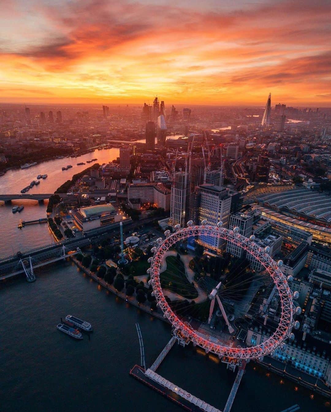 Canon Photographyさんのインスタグラム写真 - (Canon PhotographyInstagram)「London at sunset is something else!  Photography | @jacob  #london #sunset #summer」7月23日 23時08分 - cpcollectives