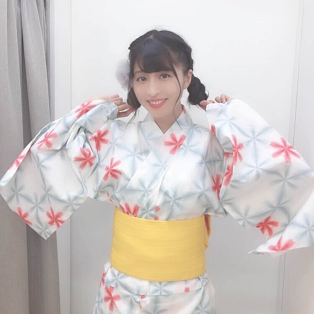 四島早紀さんのインスタグラム写真 - (四島早紀Instagram)「🎐たまには可愛くいたいものです👘💛 . 髪型も浴衣も好評だったな〜て日🎐 可愛いのも お好きですか〜？🥺 . . #浴衣 #浴衣女子 #👘 #お団子 #団子ヘア #ヘアアレンジ #夏 #2019年 #Follwme #いいね #日本 #💛」7月23日 23時16分 - saki_shishima