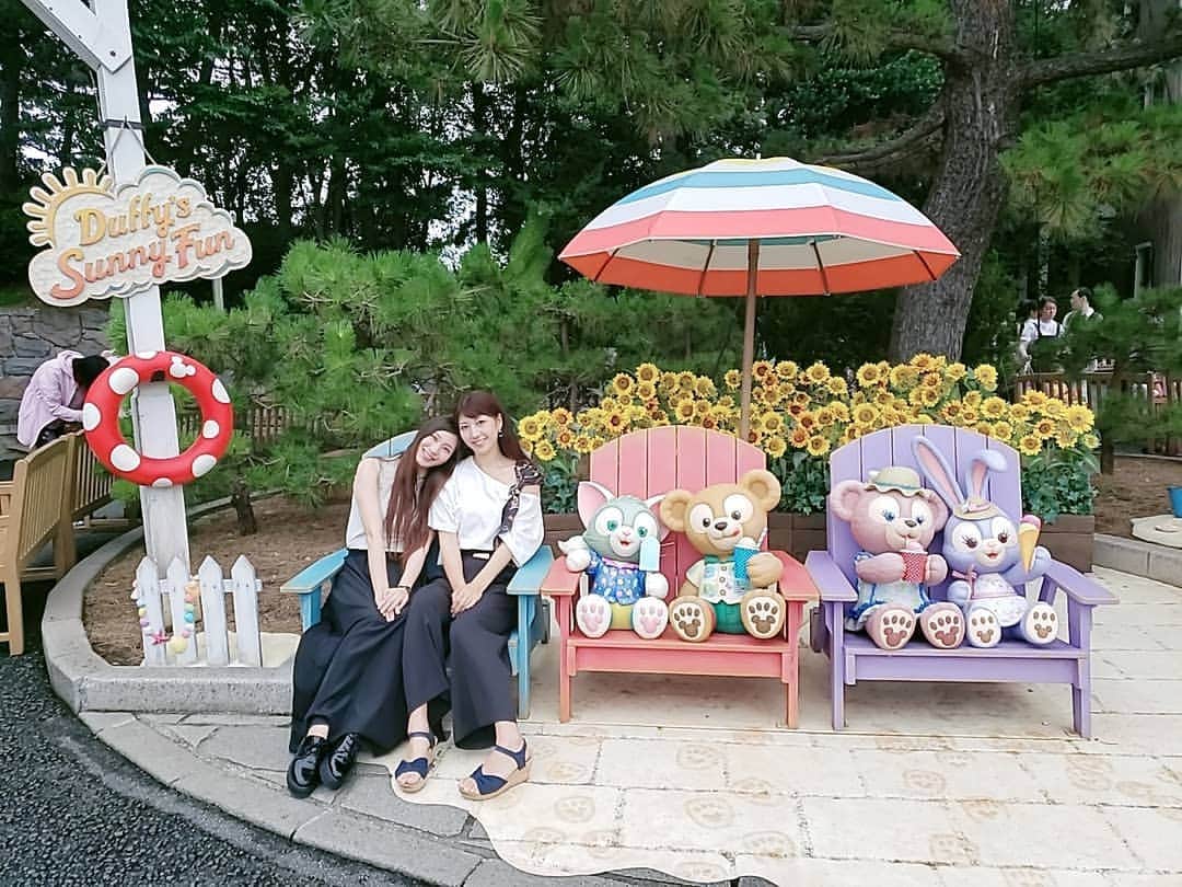 水沙瑠流さんのインスタグラム写真 - (水沙瑠流Instagram)「. さおちゃん(@saoriozeki )とディズニーシー！  私としてはかなり久しぶりの夢の国！  めっちゃ楽しかった〜🥰 1枚目のシャボン玉、写真撮ってたらキャストさんが写るように飛ばしてくださいました♡  念願のパイレーツのショーも見れてずぶ濡れになって、ちょっと寒かったけど大満足です🤗  食べてアトラクション乗って、食べて乗って、ショー見て食べて乗って…最高に贅沢な時間の使い方をしました✨  #ディズニー #ディズニーシー #東京ディズニーシー #tokyodisneysea #tokyodisneyresort」7月24日 9時41分 - ruru_lu.ul