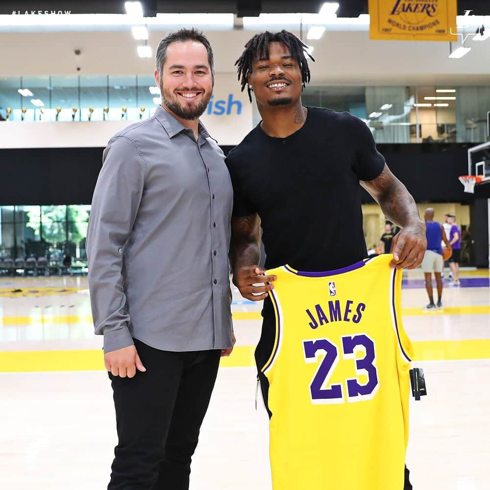 Los Angeles Lakersさんのインスタグラム写真 - (Los Angeles LakersInstagram)「These James guys taking over L.A. Thanks for dropping by, @derwinjames! 👑⚡️」7月24日 10時02分 - lakers