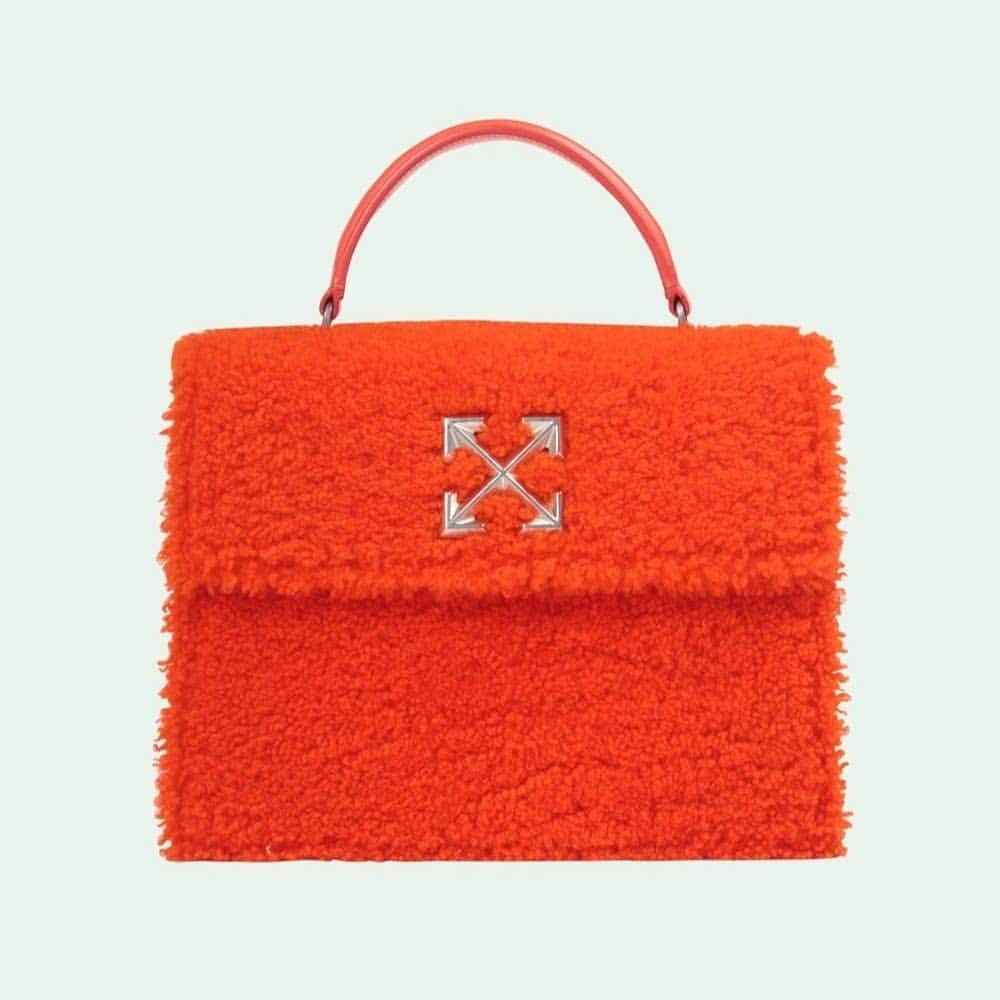 OFF-WHITE C/O VIRGIL ABLOHさんのインスタグラム写真 - (OFF-WHITE C/O VIRGIL ABLOHInstagram)「fw19 women's Off-White™ furry 2.8 Jitney bag in orange with metallic silver arrows at front. available online in pre order」7月24日 1時32分 - off____white