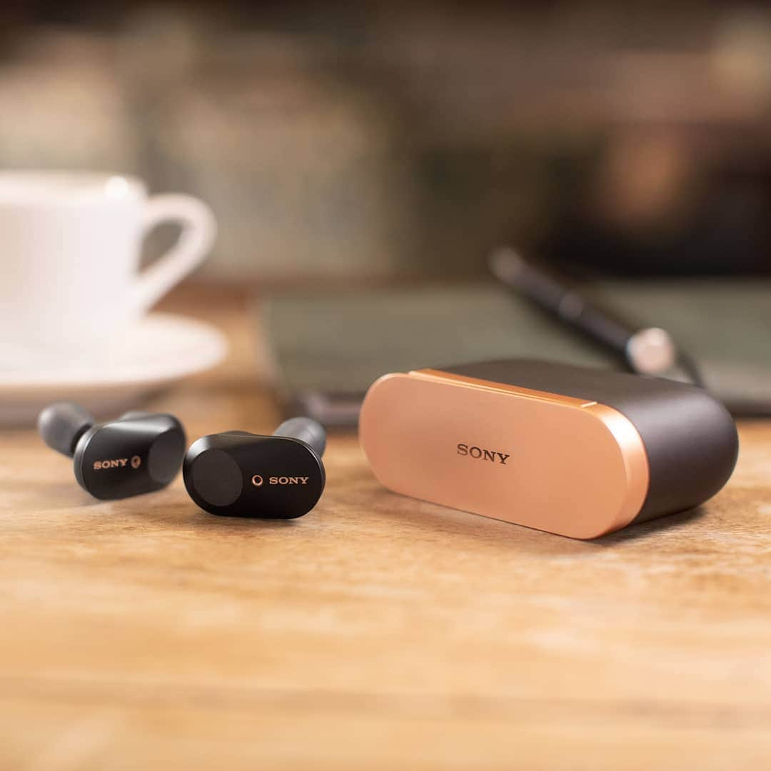 sonyさんのインスタグラム写真 - (sonyInstagram)「No noise, no wires, no distractions. (The WF-1000XM3 Wireless Noise Cancelling Earbuds.) #SonyAudio」7月24日 1時34分 - sonyelectronics