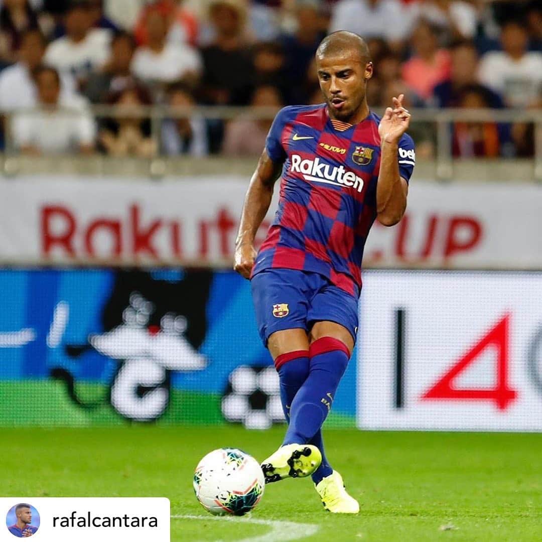 ティアゴ・アルカンタラのインスタグラム：「“Verás que um filho teu não foge à luta” @rafalcantara ⚽️💪🏾」