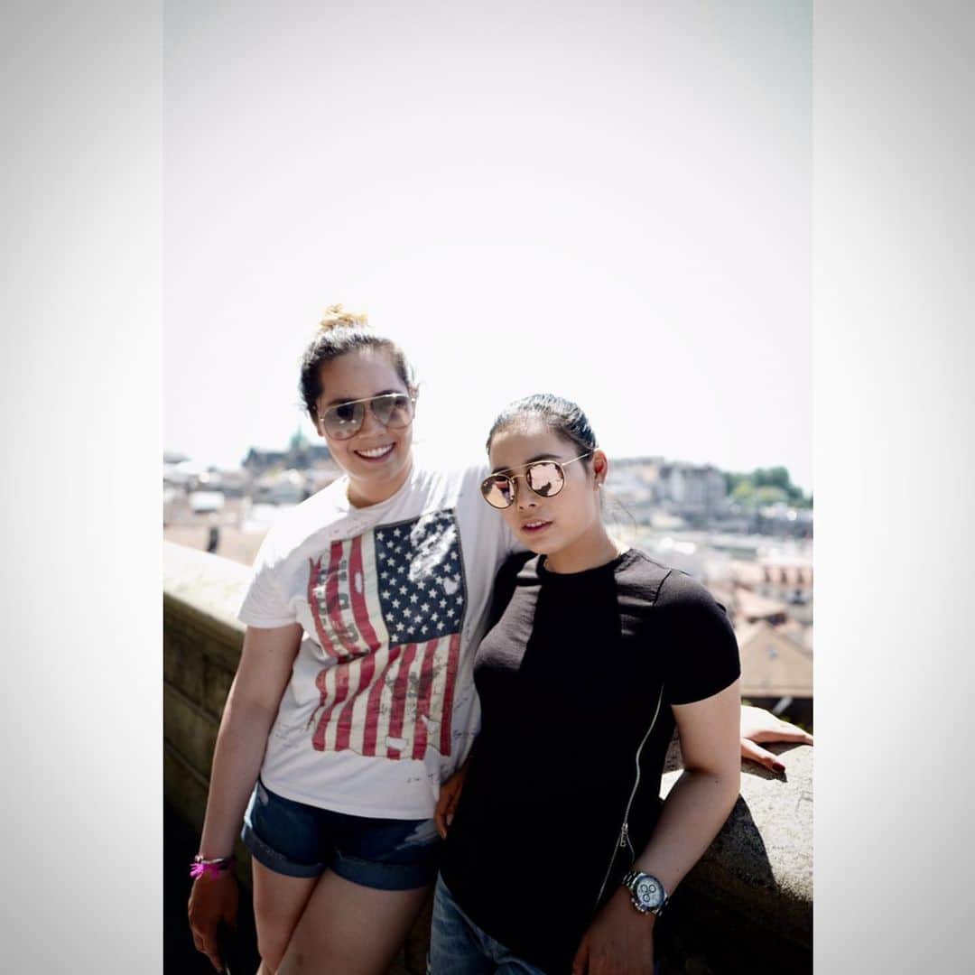 モリヤ・ジュタヌガーンのインスタグラム：「#sisters #momoriya #mayariya #Lausanne 📷 : @luvmeawpajaree」