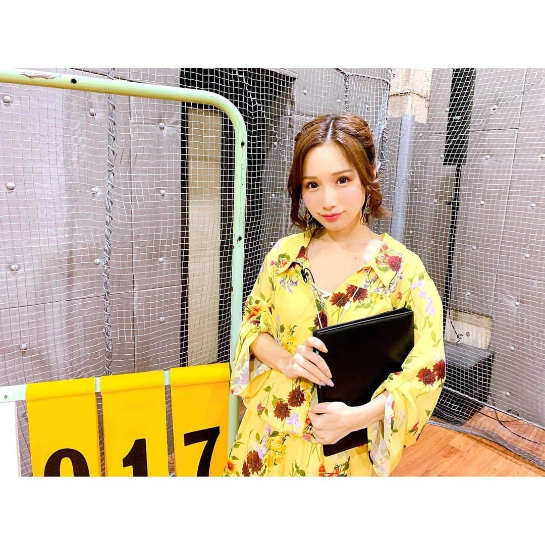 小島みなみさんのインスタグラム写真 - (小島みなみInstagram)「. . めずらしく黄色きたよ🌻 . . . #収録コーデ #エロキン #みなみがMCに挑戦してるやつ #毎月告知してるけどみなみが出演してる回まだ放送されてないやつ #放送まだかなぁー  #ピクション #収録 #エロ面白い番組 #運動会」7月24日 2時51分 - kojima_minami_373