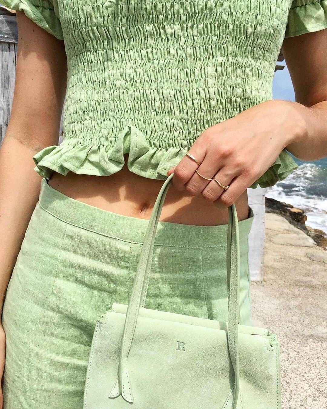 WHO WHAT WEARさんのインスタグラム写真 - (WHO WHAT WEARInstagram)「Pistachio, please. It’s the number one color trend you’ll want to be wearing this fall. Tap our link to see how fashion girls are already wearing the cool hue. #HighlyDocumented photos: @belenhostalet, @elinevanhaasteren, @lottaliinalove」7月24日 2時43分 - whowhatwear