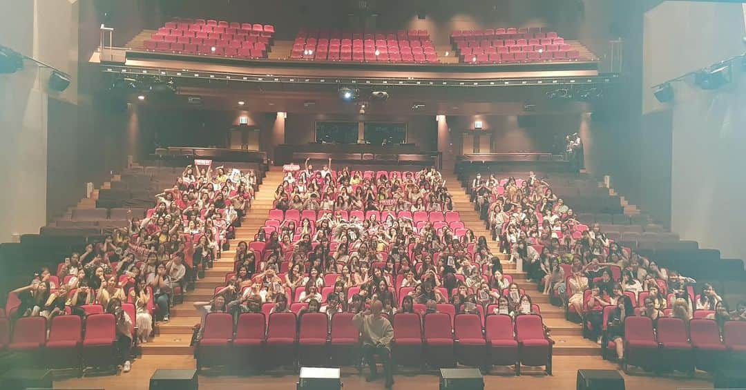 ベクヒョンさんのインスタグラム写真 - (ベクヒョンInstagram)「사.. 사진이.. 아무도안보여... 나도안보여... 하지만 즐거운 시간!^^ #citylights」7月24日 2時48分 - baekhyunee_exo