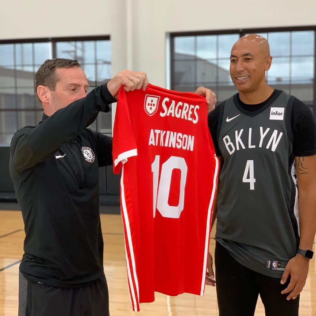 Brooklyn Netsさんのインスタグラム写真 - (Brooklyn NetsInstagram)「A huge thank you to @slbenfica for stopping by ahead of their match tomorrow night! ⚽️」7月24日 3時00分 - brooklynnets