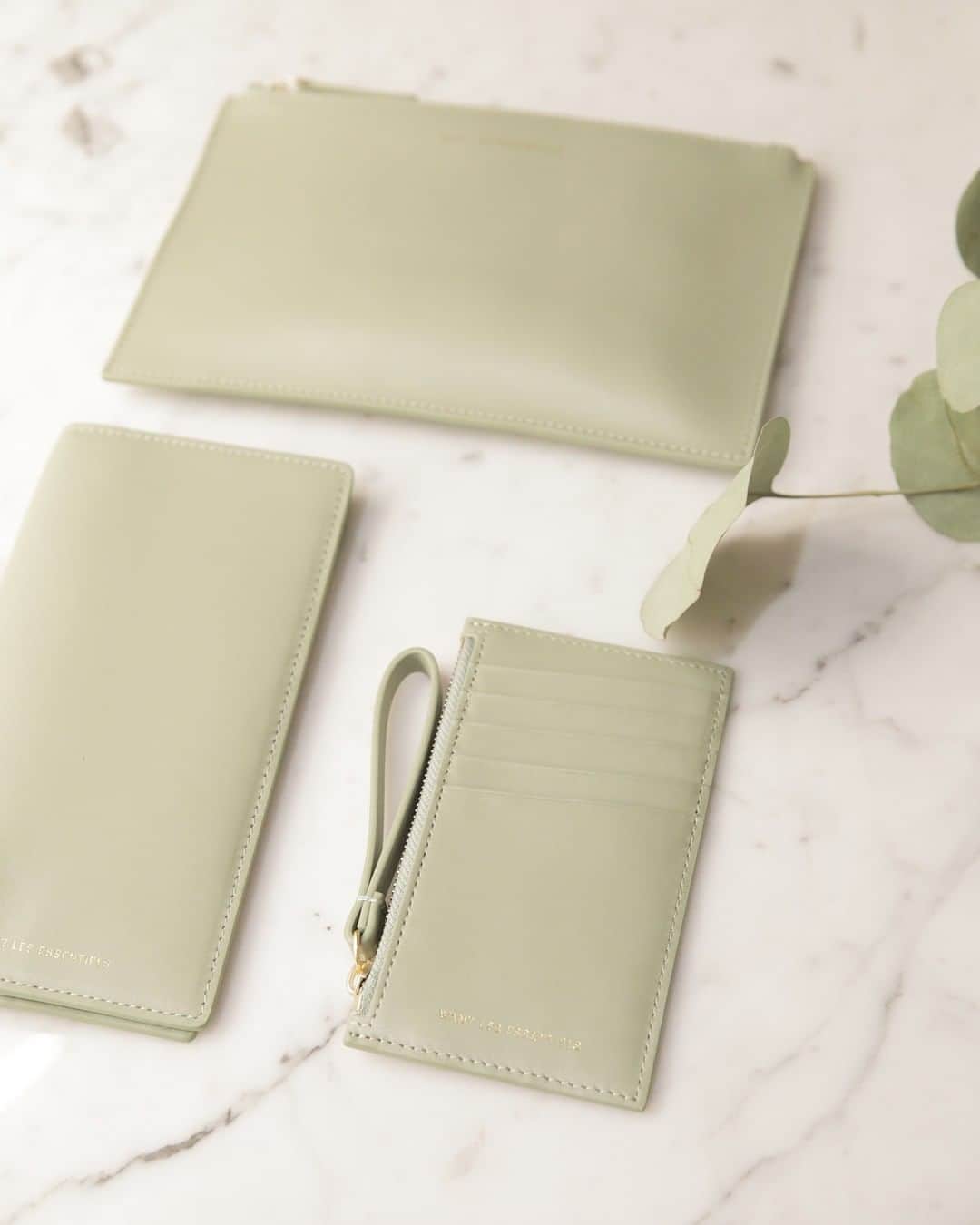 ウォントのインスタグラム：「Our soft and serene Sage, now available in leather wallets for her. Shop Sage, made from our supple Italian leather (link in bio). — #wantlesessentiels #accessories #style #design #essentials」
