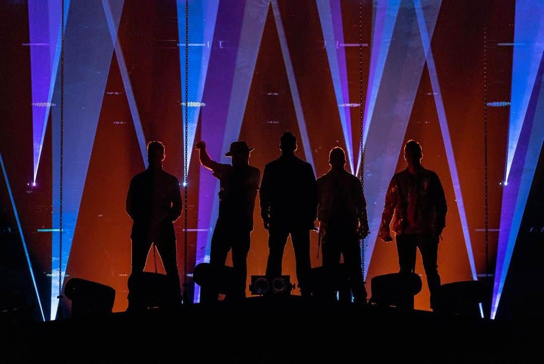 backstreetboysさんのインスタグラム写真 - (backstreetboysInstagram)「Winnipeg!! Thank you! This is what we live for! #BSBWPG #DNAWorldTour」7月24日 3時04分 - backstreetboys